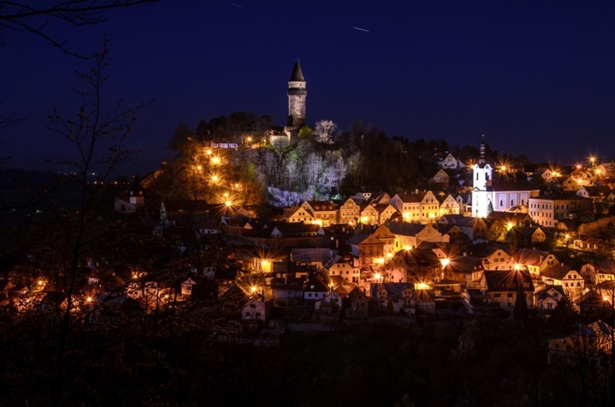 Předadventní koledování a rozsvěcování vánočního stromu
