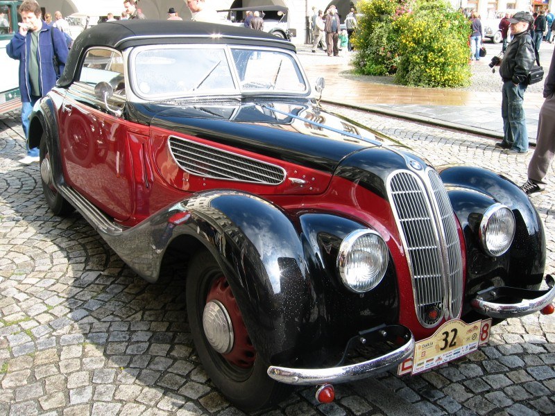 Historické automobilové skvosty vyjedou do Beskyd