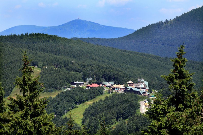 Na můstek na Pustevnách najížděli skokani z lesa, věž spálili nacisté