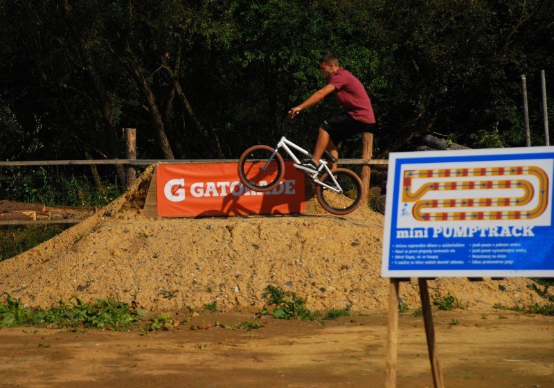 Nový pumptrackový park vyrostl v Ostravici