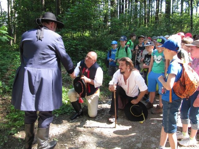 Netradiční výlet obohatil děti o poznání historie Beskyd
