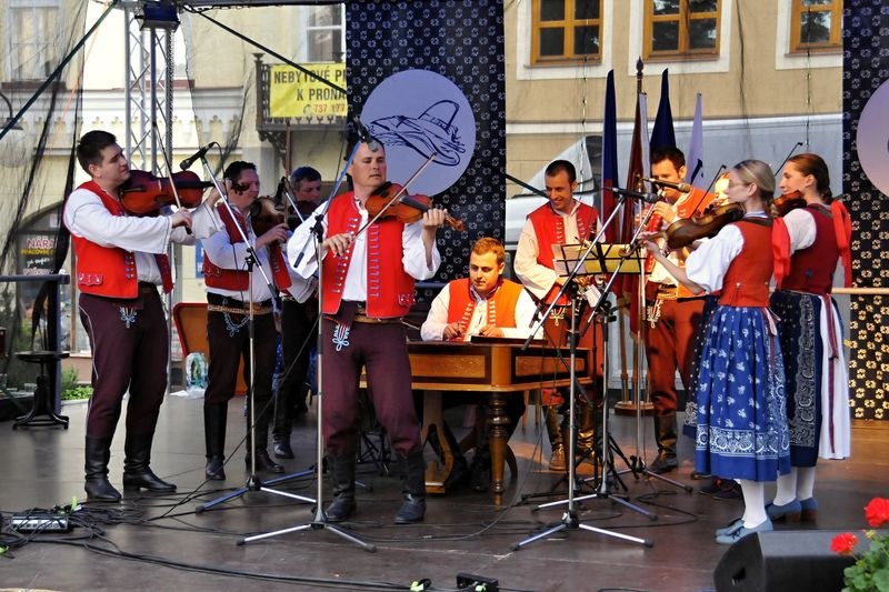 XVI. Setkání cimbálových muzik Valašského království