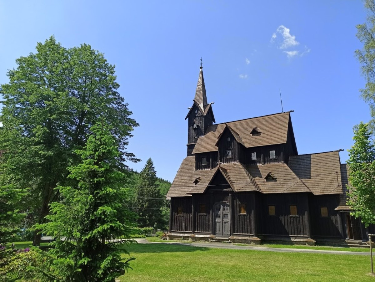 Bílá