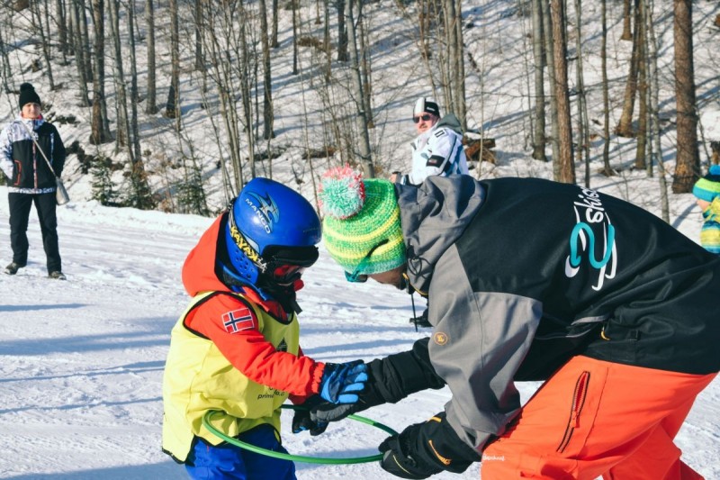 Lyžařská a snowboardové školy v lyžařském areálu Opálená