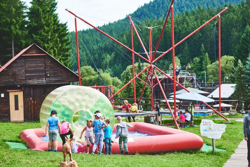 NA BÍLÉ | LETNÍ DĚTSKÝ PARK A LANOVÝ PARK
