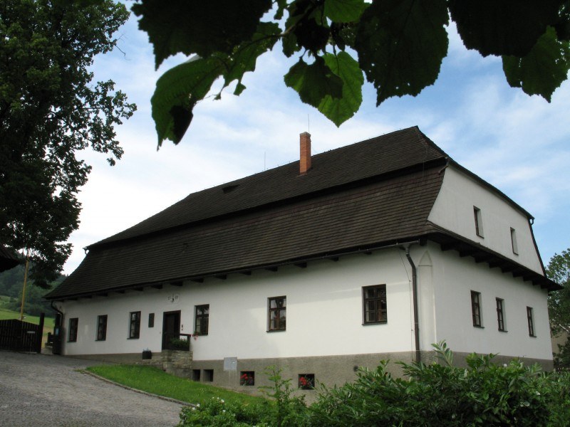 K Červenému kameni