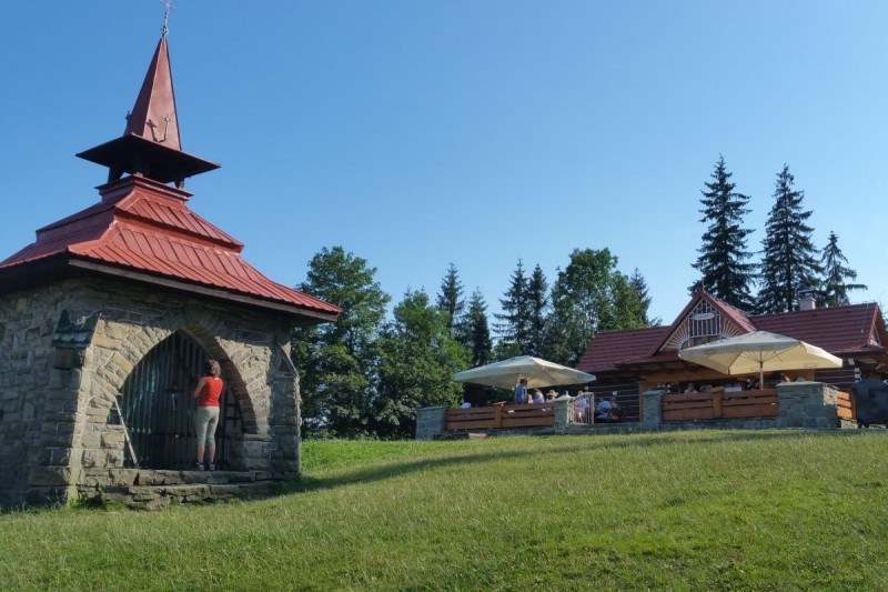 Pohodovou procházkou za výhledy na vrcholy Beskyd