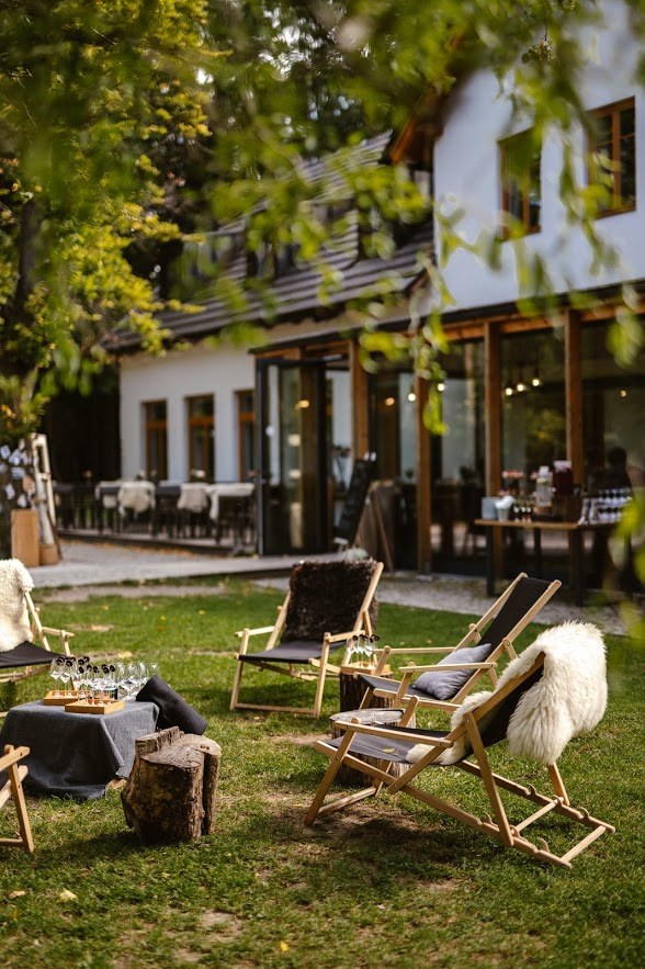 Rekovice – restaurace a lesní hotel