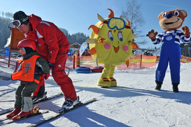 Ve skiareálu Bílá zahájí sezónu lyžařská školka