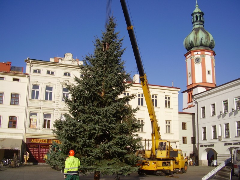 Ve městech a obcích pod Beskydami se rozsvítí vánoční stromy
