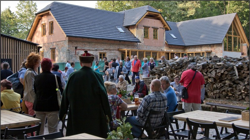 Frenštát pod Radhoštěm a Trojanovice vystavili díla architektů a rozsvítili skokanský můstek