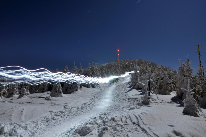 Magická Lysá hora je Mekkou příznivců skialpového lyžování 