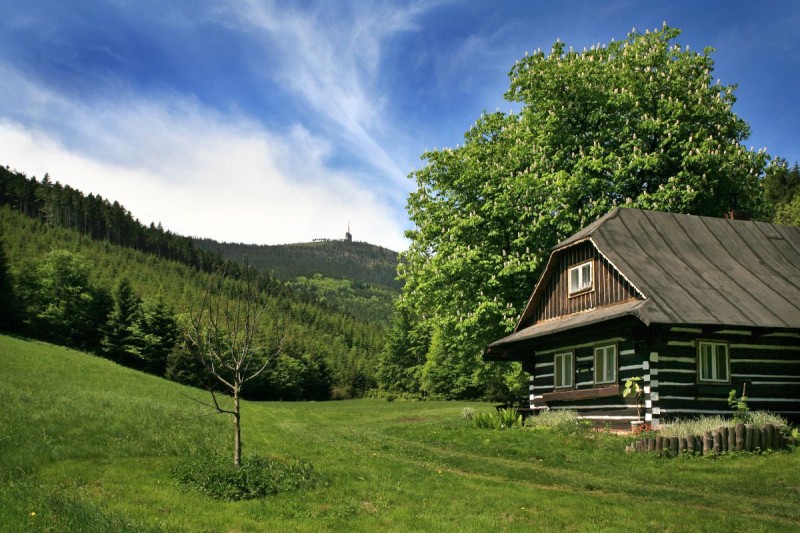 Parkoviště Krásná - Zlatník