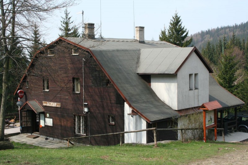 Berg Kotař - Berghütte (795 ü. d. M.) 