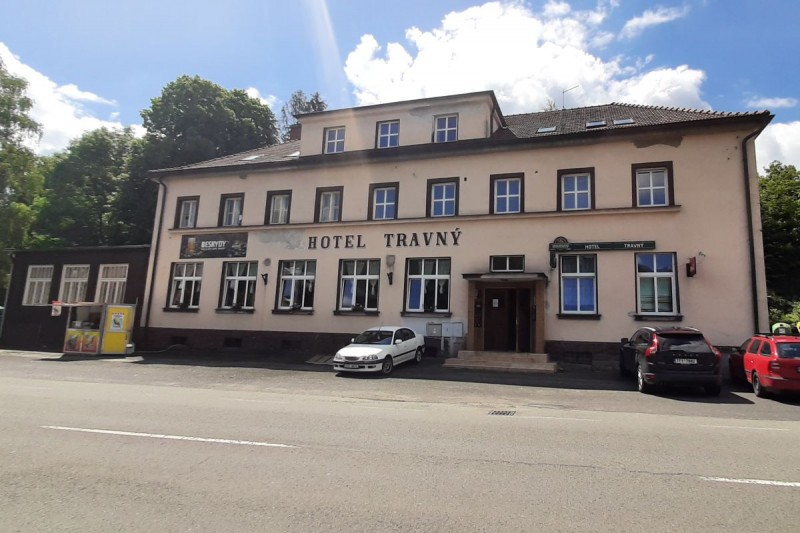 Hotel Travný